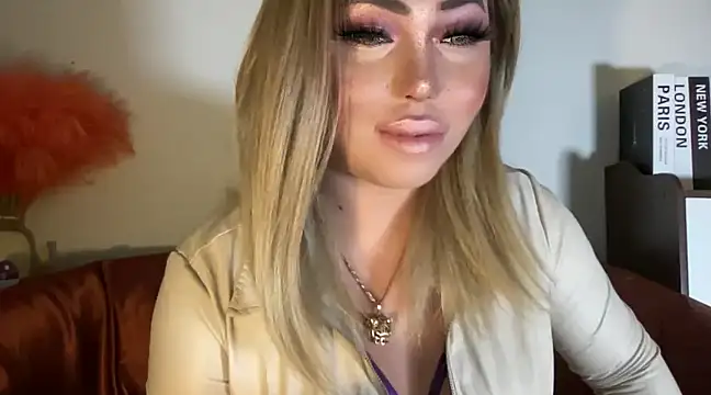 BigDominaMia online show from February 8, 9:04 pm