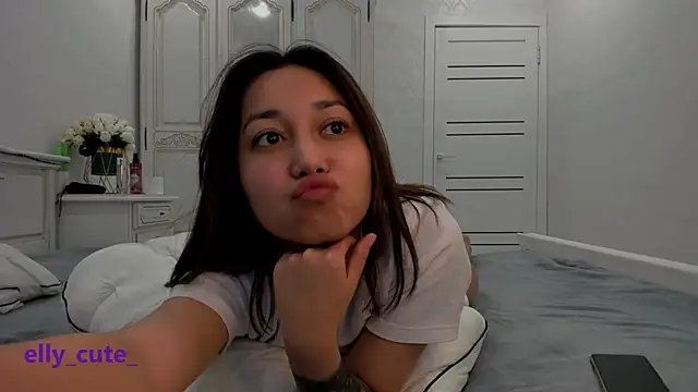 Elly Cute online show from December 10, 9:54 pm