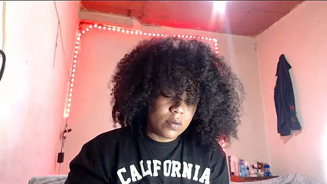 Snapshot of cherry_cleou chatting on April 14, 11:27 am cherry cleou online show from April 14, 11:27 am