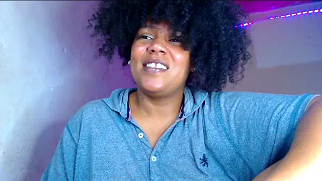 Snapshot of cherry_cleou chatting on May 23, 6:51 am cherry cleou online show from May 23, 6:51 am