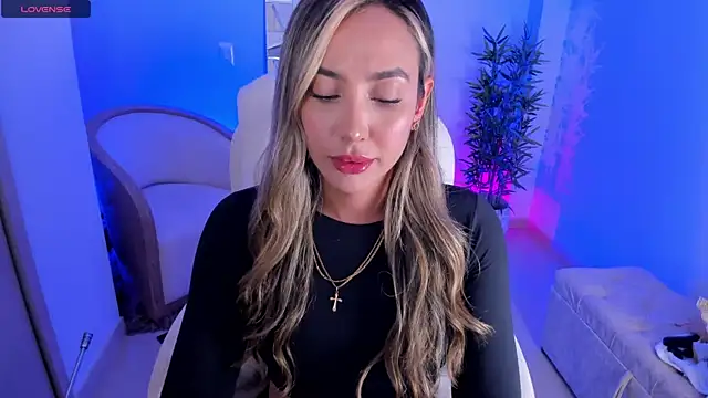 NiaBennet  online show from October 3, 10:40 pm