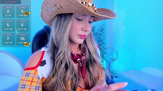 NiaBennet  online show from October 15, 5:13 pm