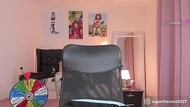 Snapshot of superheroxx chatting on September 10, 12:54 am superheroxx online show from September 10, 12:54 am