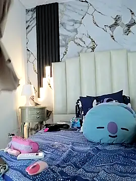 mollieblue69 online show from November 14, 1:32 pm