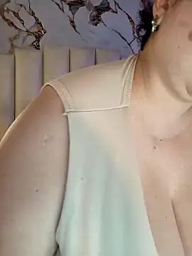 mollieblue69 online show from April 21, 1:17 pm