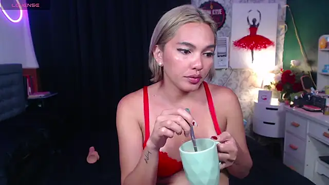 Pretty Cassie69 online show from December 2, 12:18 pm