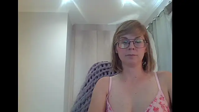 SavannaGirly online show from January 26, 7:10 am