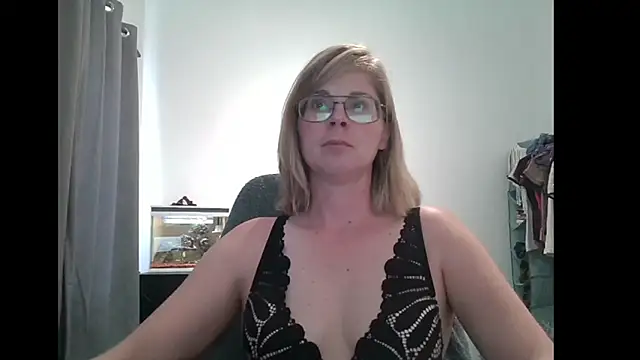 SavannaGirly online show from February 17, 12:05 pm