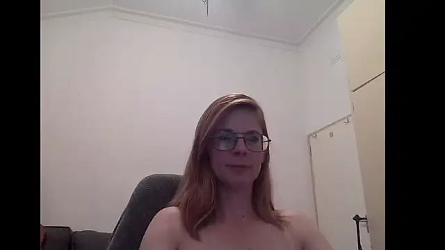 SavannaGirly online show from September 12, 8:03 am