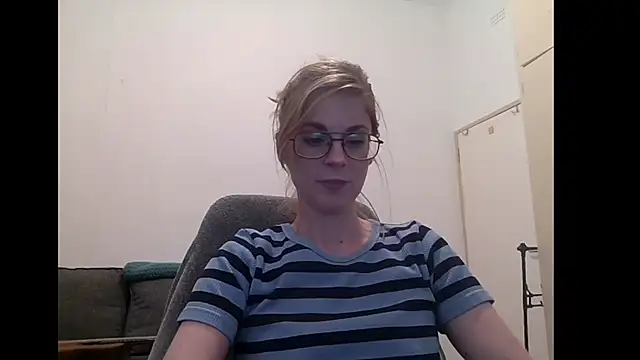SavannaGirly online show from September 17, 6:59 am