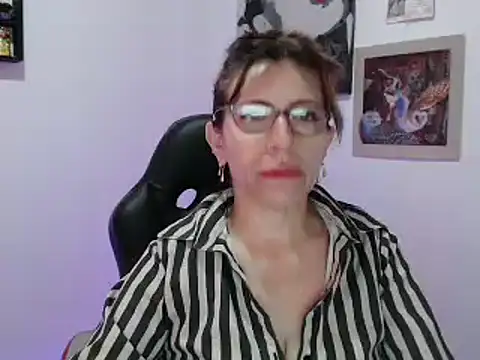 Chayla Ruiz online show from February 12, 1:06 pm