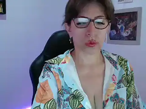 Chayla Ruiz online show from February 13, 12:00 pm