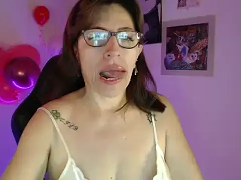 Chayla Ruiz online show from February 14, 1:08 pm