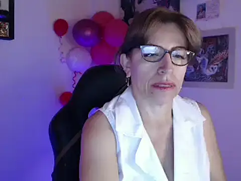 Chayla Ruiz online show from February 19, 1:39 pm