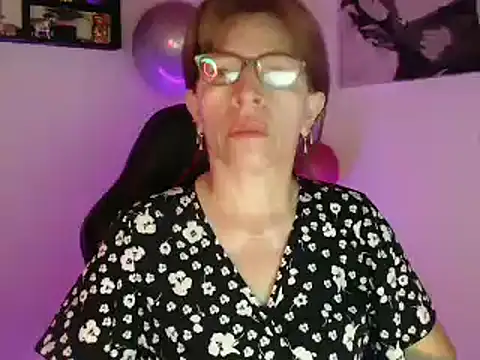 Chayla Ruiz online show from March 10, 12:59 pm