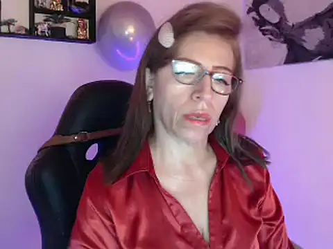 Chayla Ruiz online show from March 11, 1:56 pm