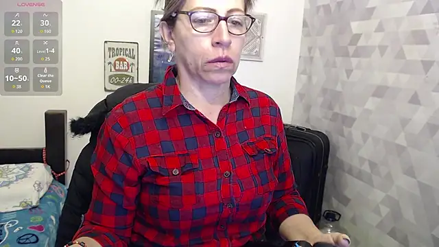 Chayla Ruiz online show from September 16, 1:12 pm