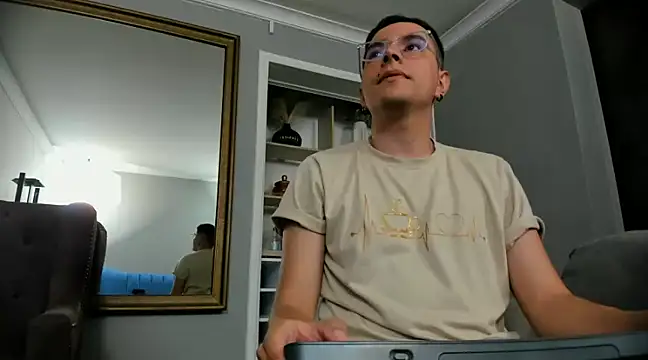 Jhoan saenz online show from December 4, 6:28 pm