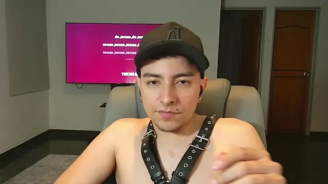 Jhoan saenz online show from October 17, 4:04 am