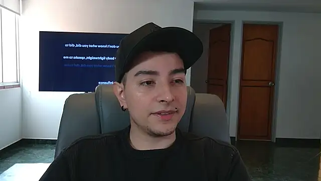 Jhoan saenz online show from November 8, 7:01 pm