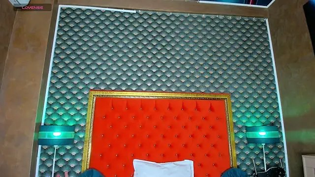 VallerieJones online show from April 19, 12:15 pm