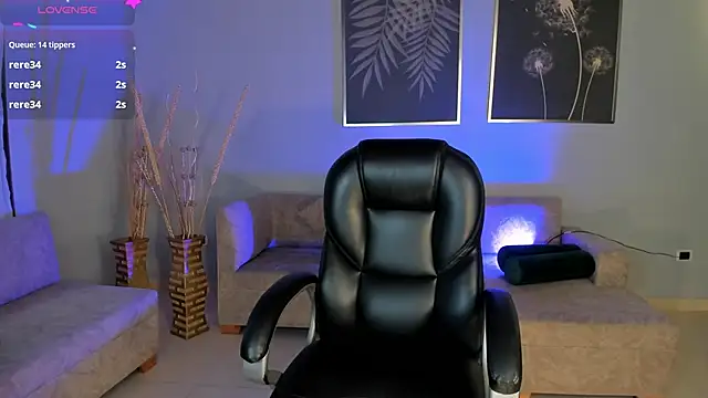 Snapshot of MaryLewis_ chatting on December 28, 11:52 am MaryLewis  online show from December 28, 11:52 am