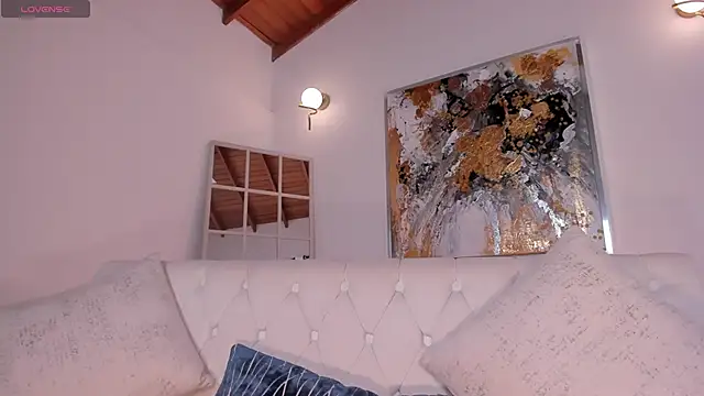 Snapshot of MaryLewis_ chatting on December 31, 2:36 pm MaryLewis  online show from December 31, 2:36 pm