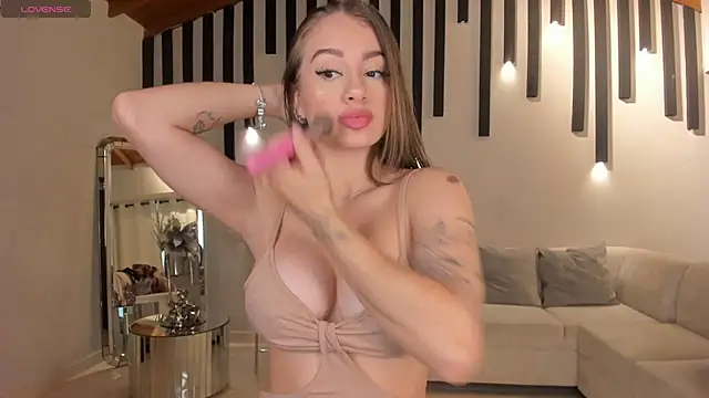 Snapshot of MaryLewis_ chatting on March 4, 11:51 am MaryLewis  online show from March 4, 11:51 am