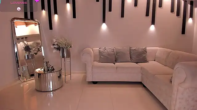 Snapshot of MaryLewis_ chatting on March 16, 12:00 pm MaryLewis  online show from March 16, 12:00 pm