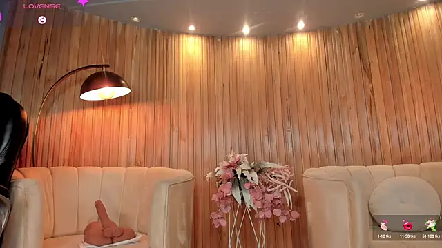 Snapshot of MaryLewis_ chatting on March 17, 5:49 pm MaryLewis  online show from March 17, 5:49 pm