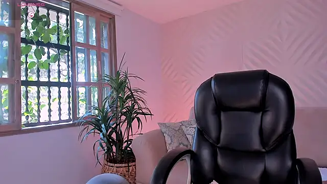 KateSunder online show from February 10, 7:28 pm