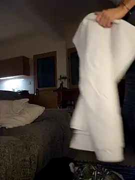 Snapshot of MissMialicious chatting on December 16, 4:49 pm MissMialicious online show from December 16, 4:49 pm