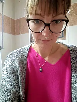 Snapshot of MissMialicious chatting on February 9, 7:38 am MissMialicious online show from February 9, 7:38 am