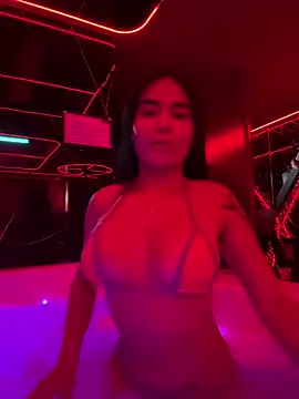 Snapshot of jailyncam_ chatting on May 10, 7:41 pm jailyncam online show from May 10, 7:41 pm