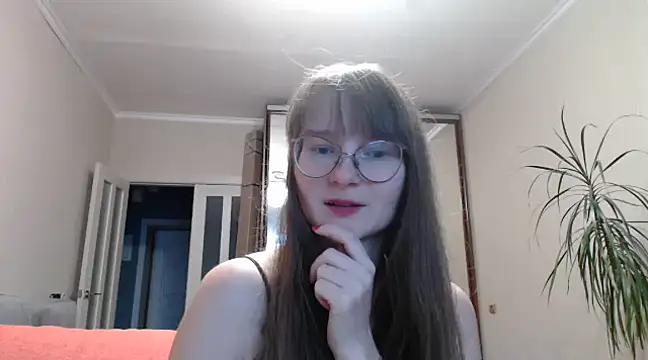 KiraGoldens online show from December 12, 8:14 am