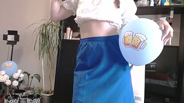 KiraGoldens online show from September 26, 5:22 am