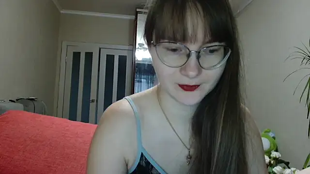 KiraGoldens online show from December 17, 6:30 am