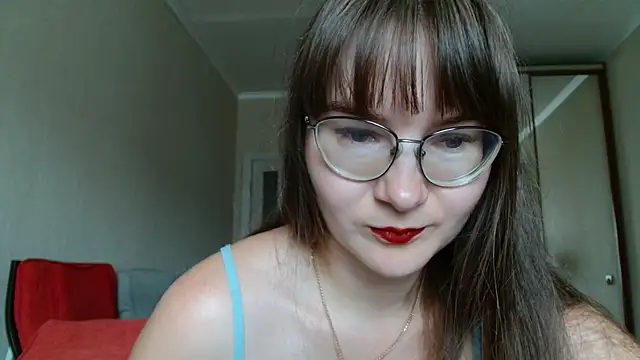 KiraGoldens online show from July 23, 7:17 am
