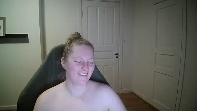 Girlnina-1995 online show from January 15, 6:40 pm