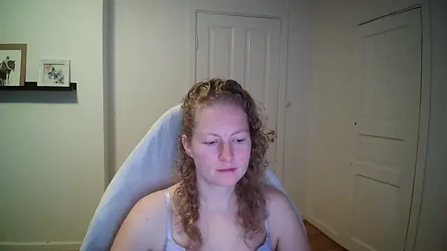 Girlnina-1995 online show from October 6, 7:06 am