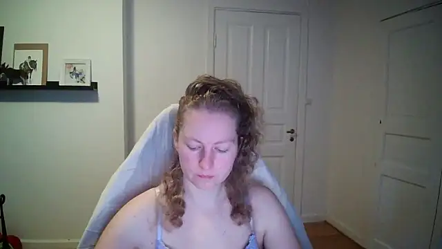 Girlnina-1995 online show from November 18, 8:52 am