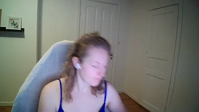 Girlnina-1995 online show from December 3, 10:35 am