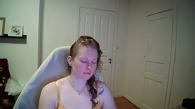 Girlnina-1995 online show from March 9, 7:56 am