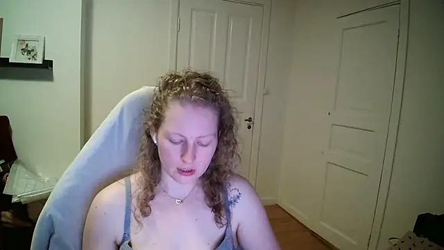 Girlnina-1995 online show from March 11, 9:54 pm