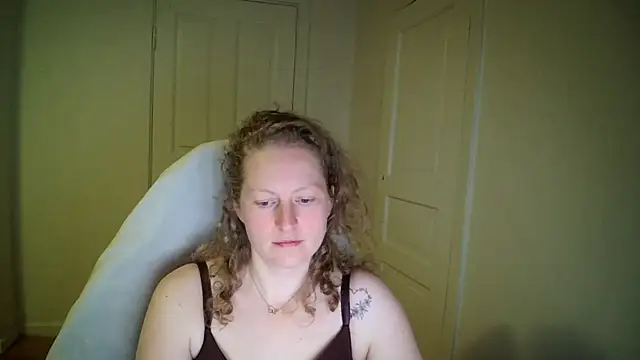 Girlnina-1995 online show from April 20, 6:20 pm