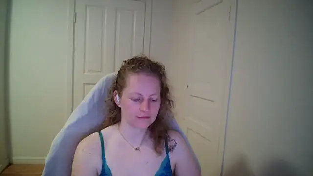 Girlnina-1995 online show from April 22, 6:38 am