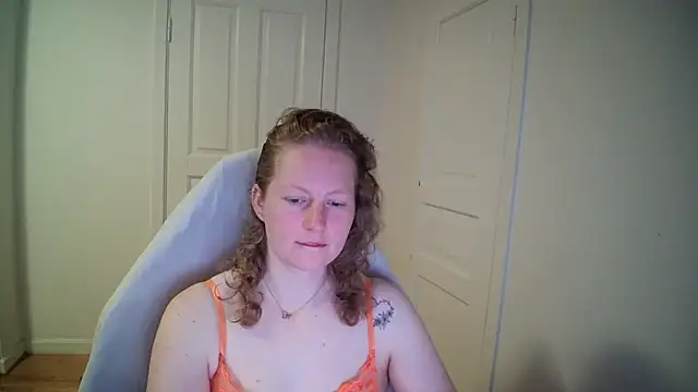 Girlnina-1995 online show from April 27, 6:22 am