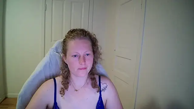 Snapshot of Girlnina-1995 chatting on May 20, 6:14 pm Girlnina-1995 online show from May 20, 6:14 pm