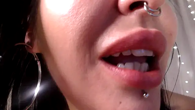 Snapshot of Masha_Real_84 chatting on January 8, 12:17 am Masha Real 84 online show from January 8, 12:17 am