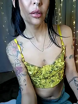 Snapshot of Masha_Real_84 chatting on October 13, 8:31 pm Masha Real 84 online show from October 13, 8:31 pm